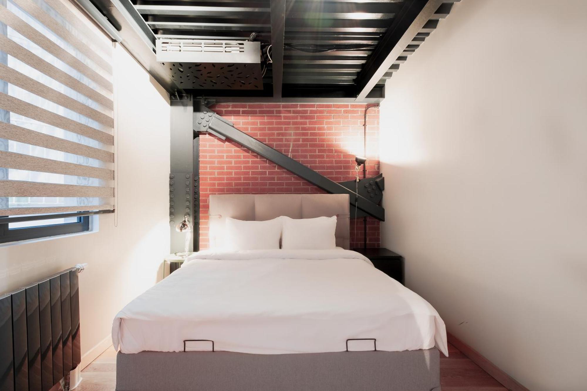 Homie Suites - "Loft 27" Urban Comfort Suites In The Heart Of Cihangir Istanbul Rum bild