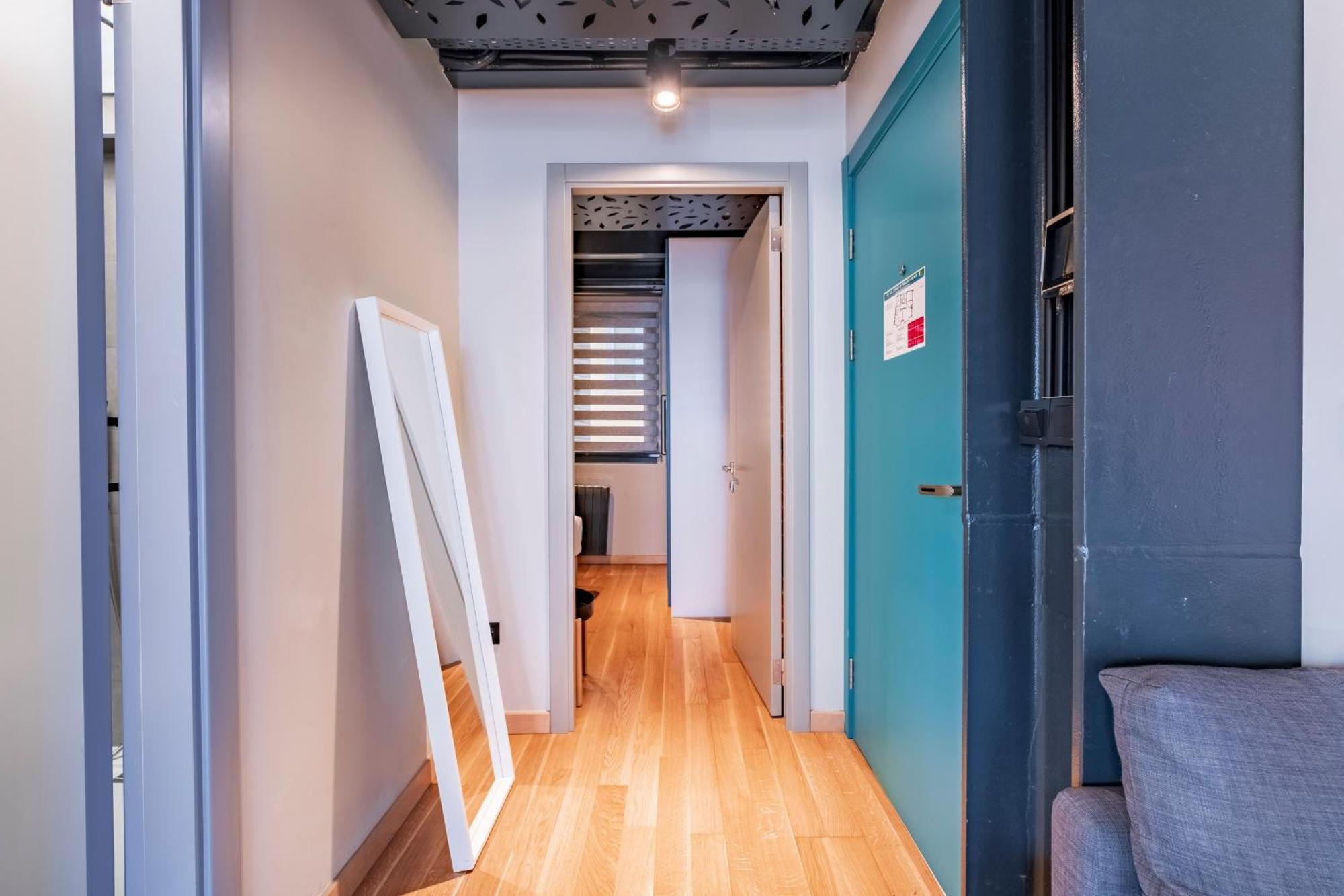Homie Suites - "Loft 27" Urban Comfort Suites In The Heart Of Cihangir Istanbul Rum bild